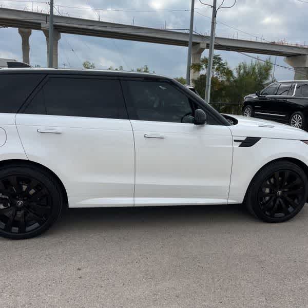 Thumbnail: 2025 Land Rover Range Rover Sport - 3