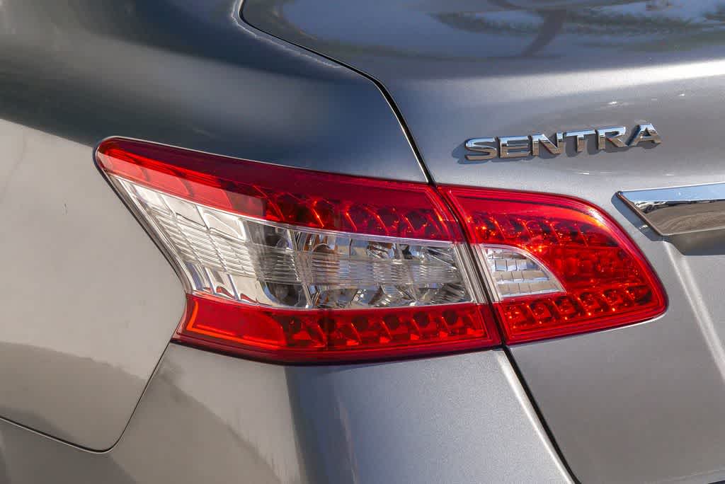 Thumbnail: 2014 Nissan Sentra - 10