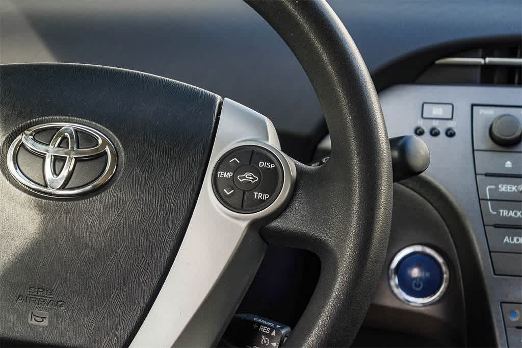 Thumbnail: 2015 Toyota Prius - 17