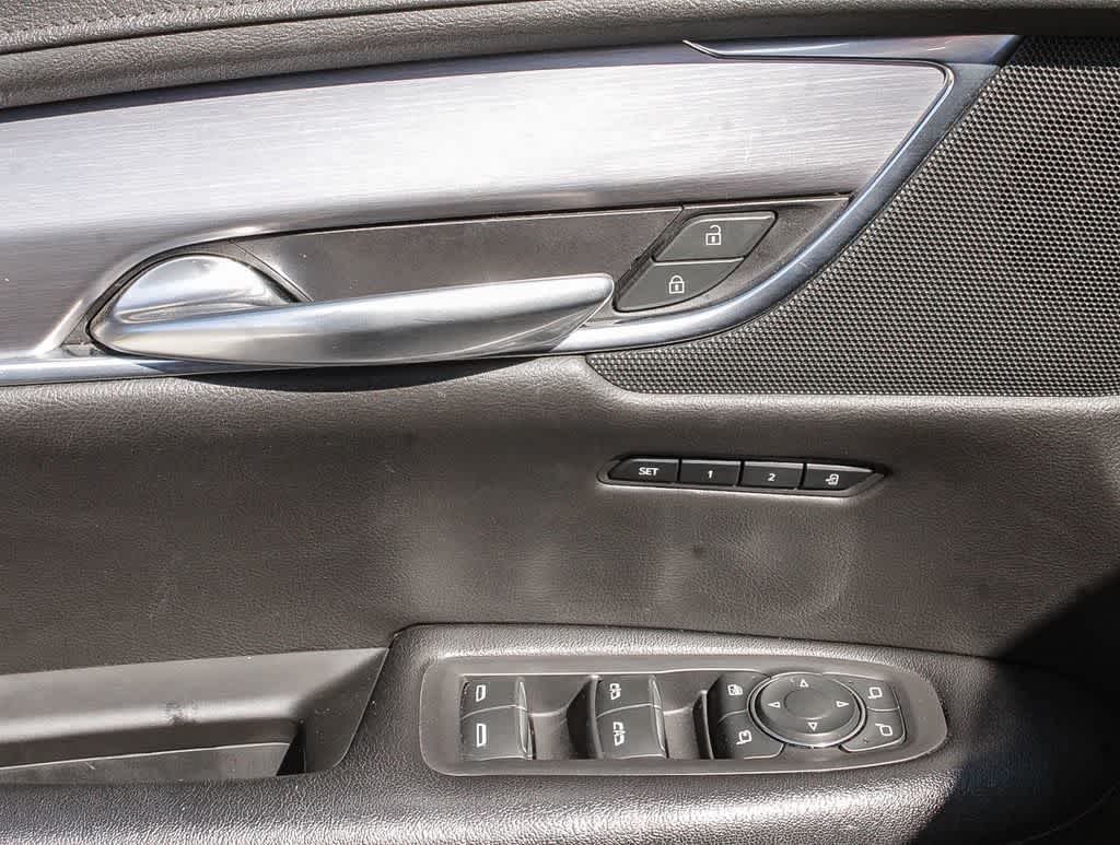 Thumbnail: 2019 Cadillac XT5 - 17