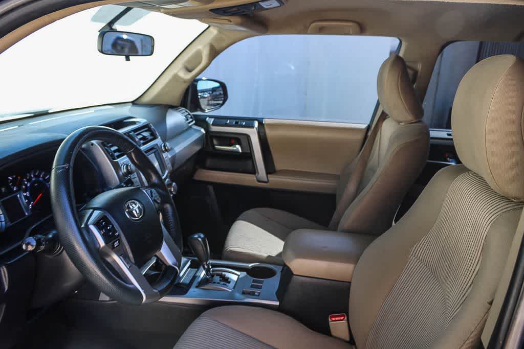 Thumbnail: 2017 Toyota 4Runner - 16