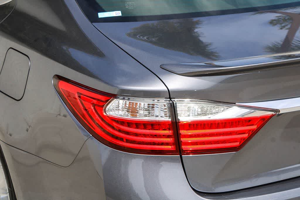 Thumbnail: 2014 Lexus ES - 10