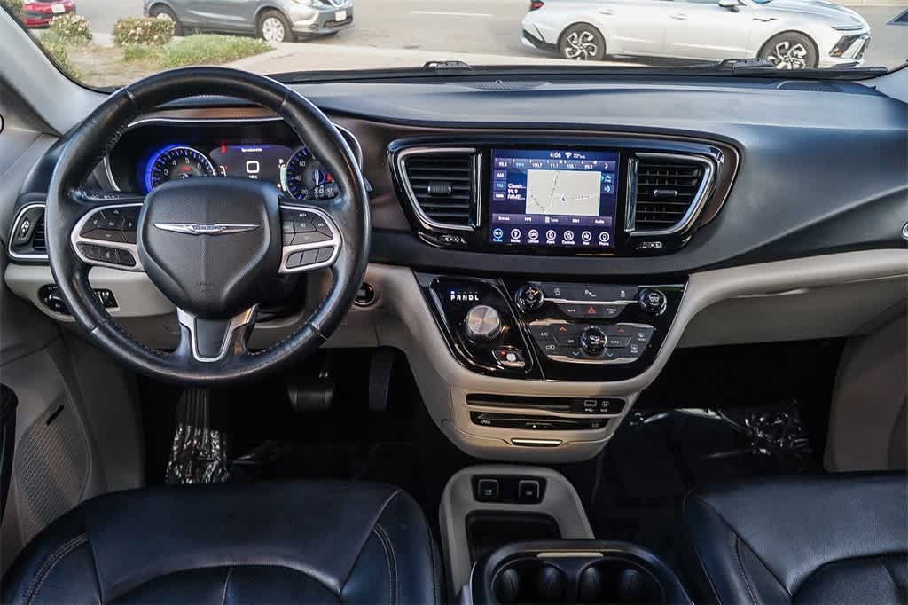 Thumbnail: 2019 Chrysler Pacifica - 11