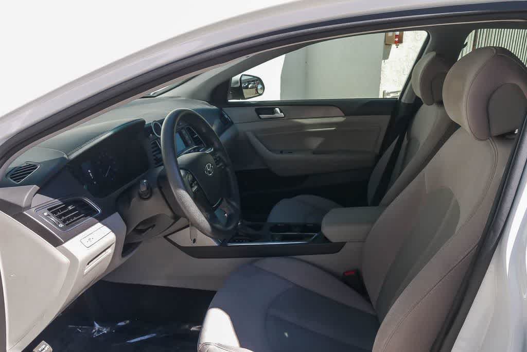 Thumbnail: 2015 Hyundai Sonata - 16