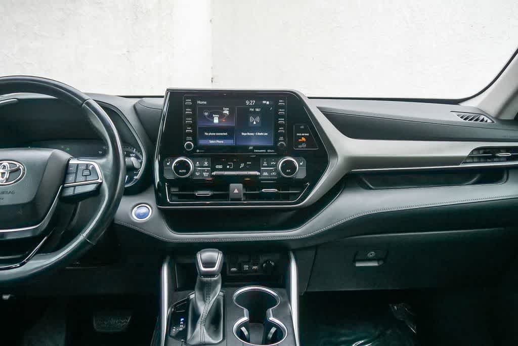 Thumbnail: 2021 Toyota Highlander - 11