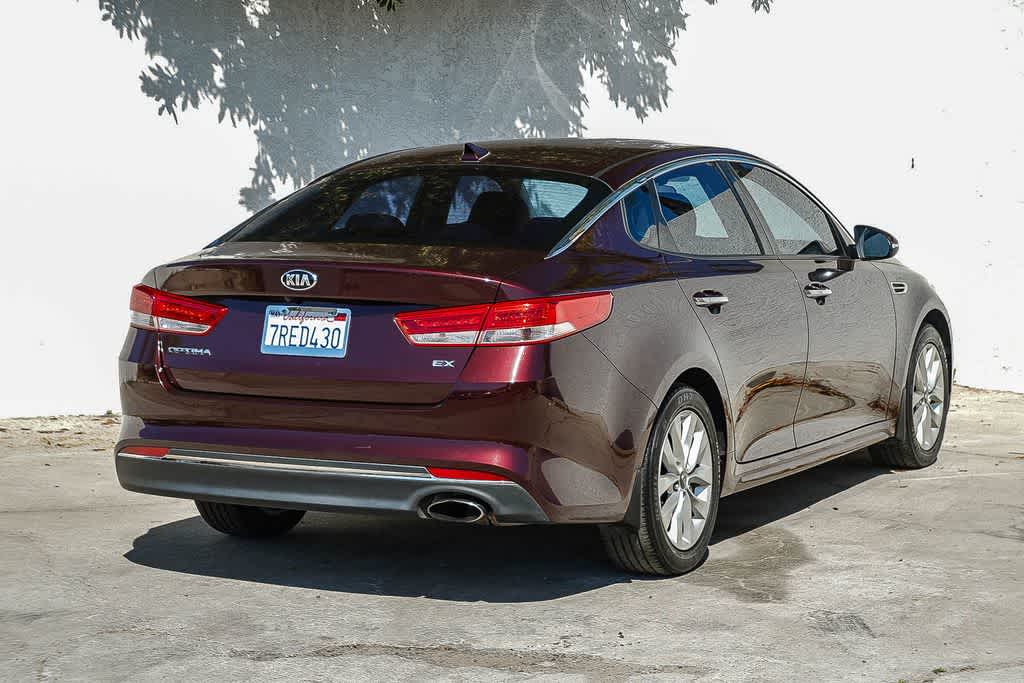 Thumbnail: 2016 Kia Optima - 4