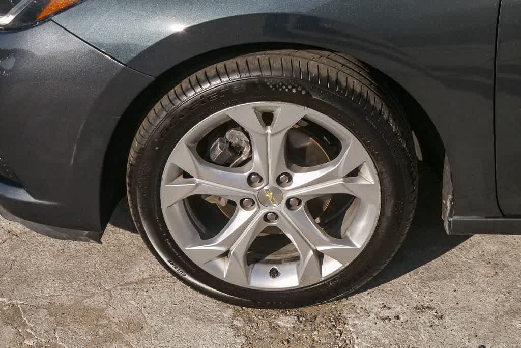 Thumbnail: 2017 Chevrolet Cruze - 5