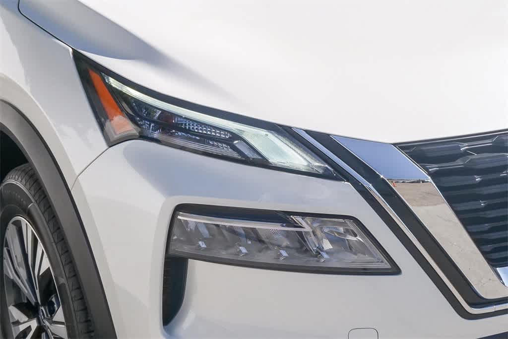 2023 Nissan Rogue SV photo 4