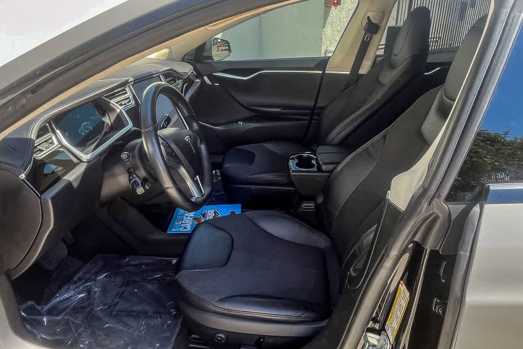 Thumbnail: 2013 Tesla Model S - 16