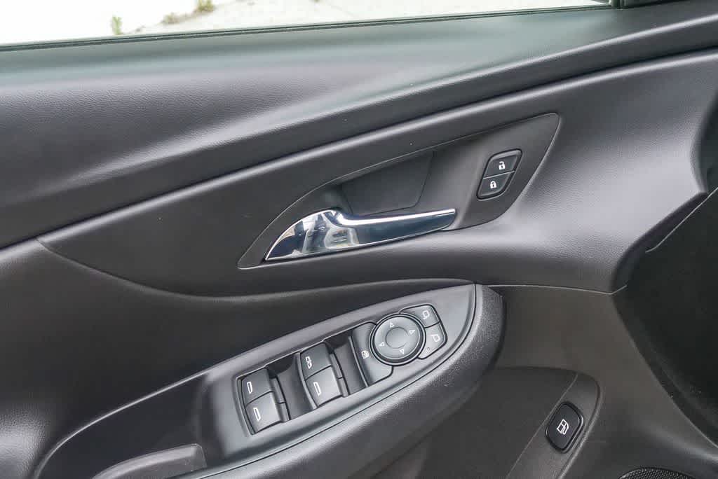 Thumbnail: 2019 Chevrolet Volt - 19