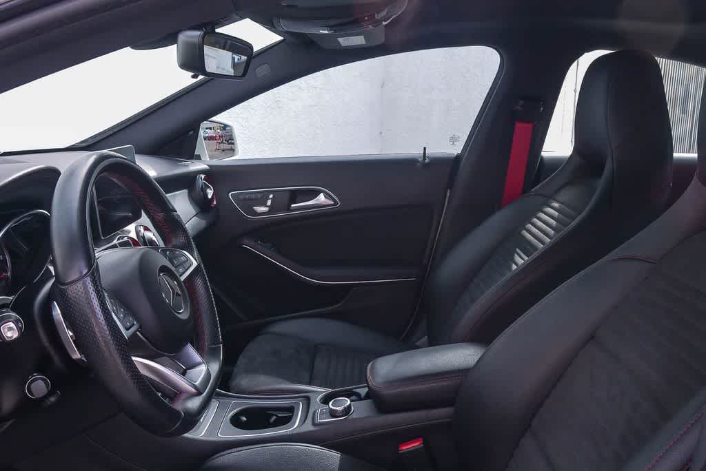 Thumbnail: 2018 Mercedes-Benz CLA - 17