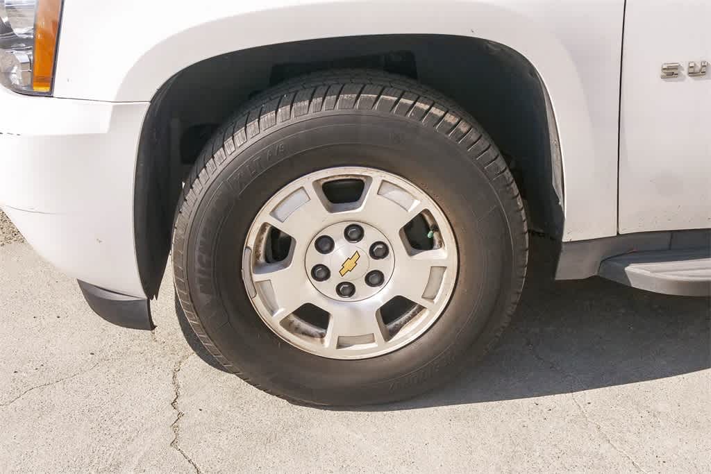Thumbnail: 2013 Chevrolet Suburban - 6