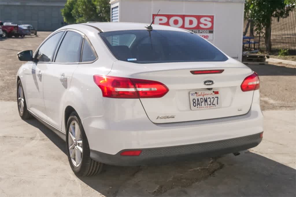 Thumbnail: 2015 Ford Focus - 7