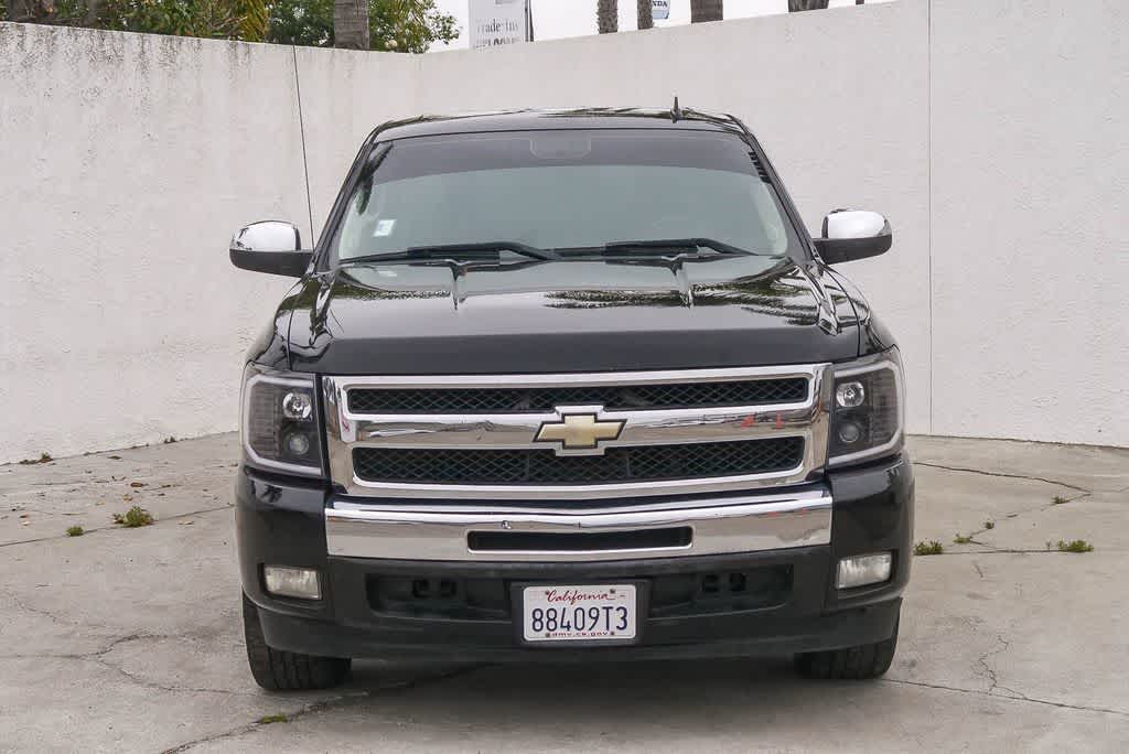 Used 2011 Chevrolet Silverado 1500 LT with VIN 3GCPCSE00BG402450 for sale in Oxnard, CA