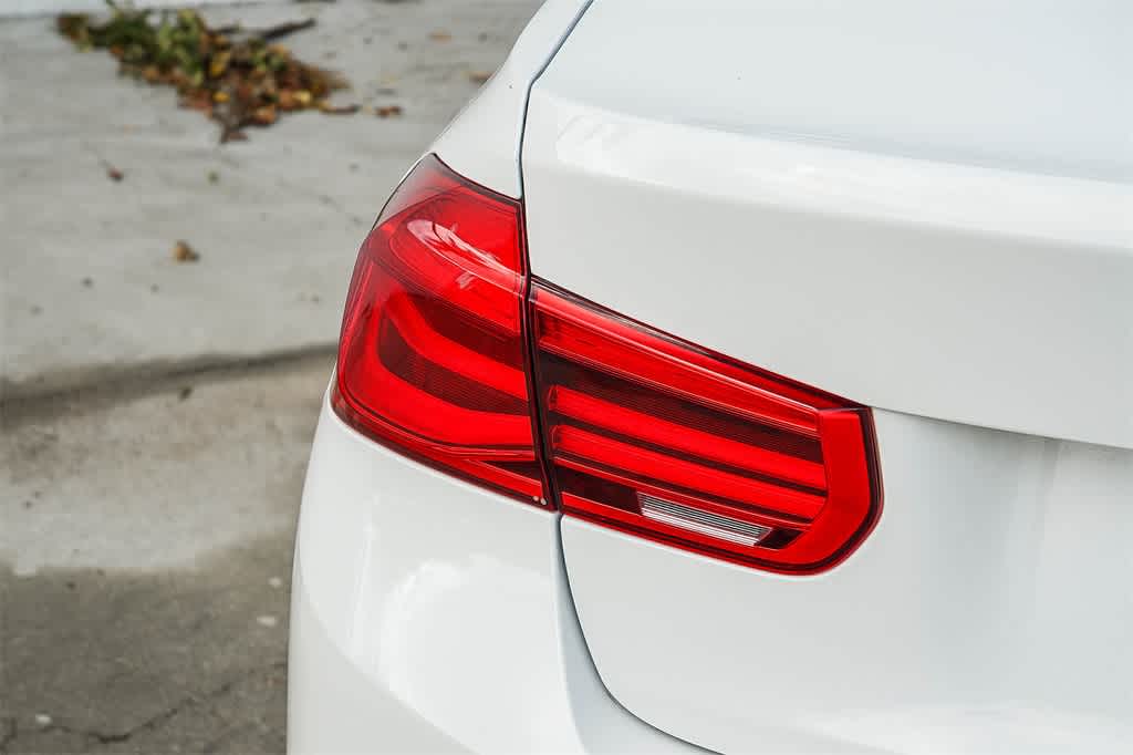 Thumbnail: 2018 BMW 3 Series - 7