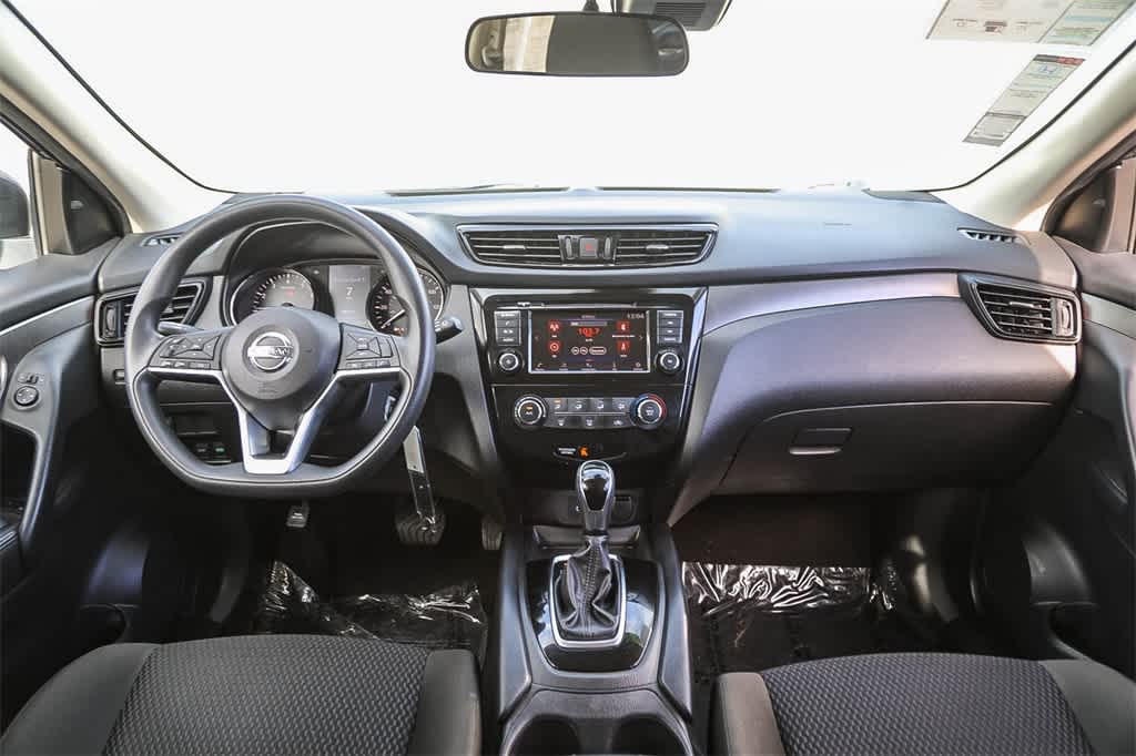 Thumbnail: 2021 Nissan Rogue Sport - 11