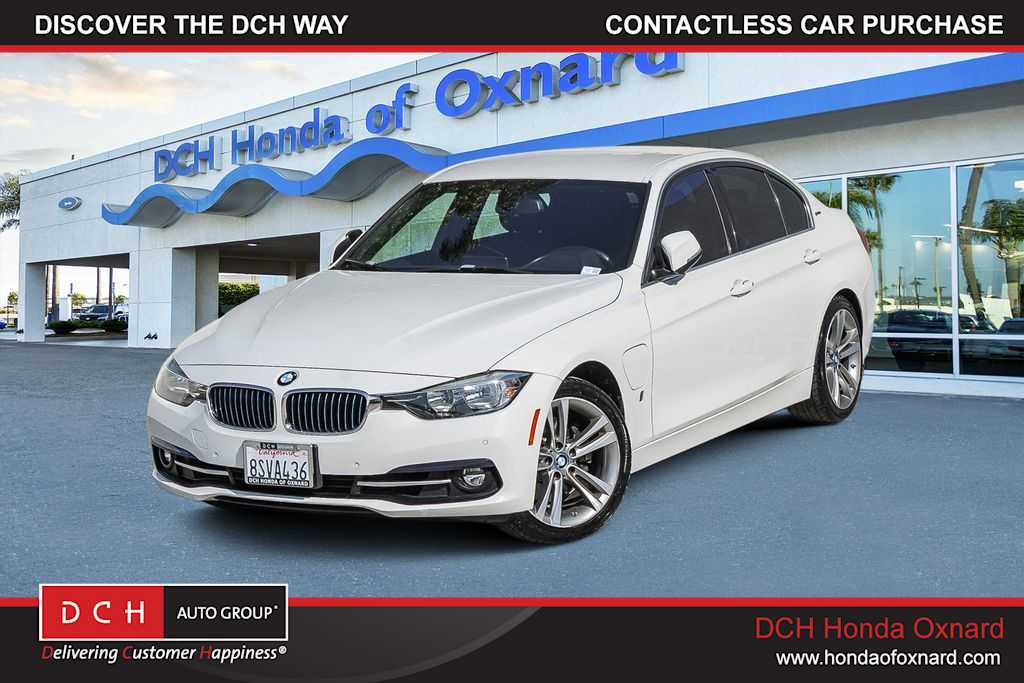 Thumbnail: 2017 BMW 3 Series - 1