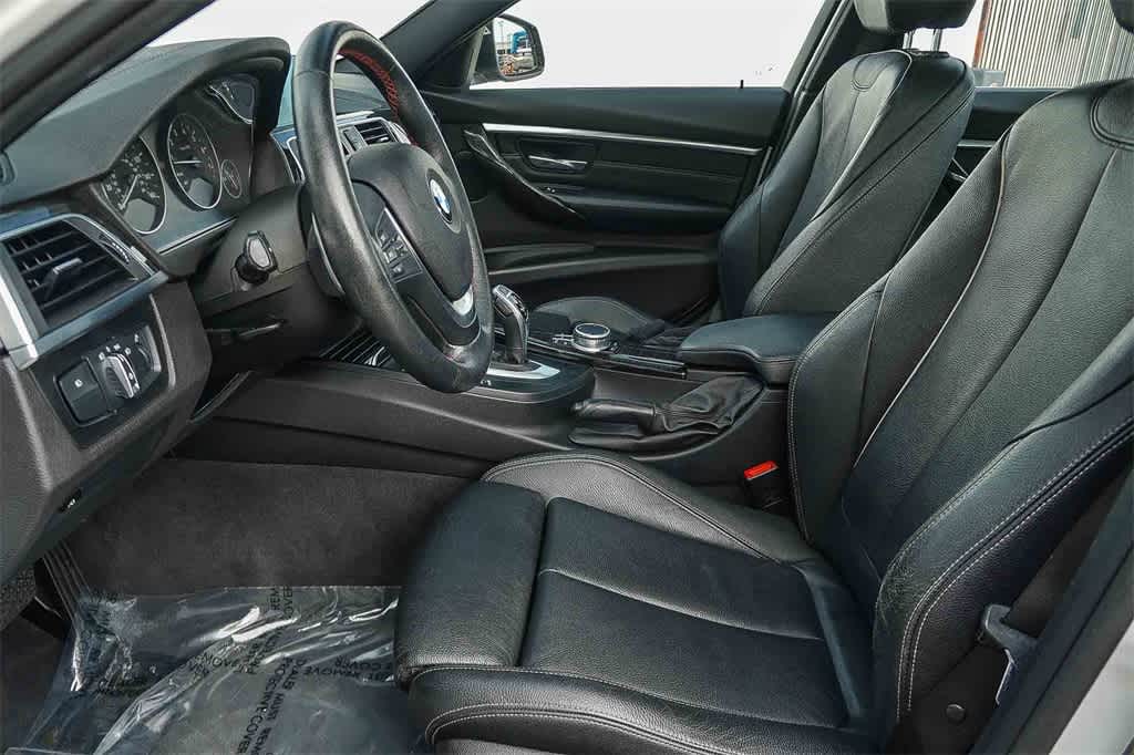 Thumbnail: 2018 BMW 3 Series - 20