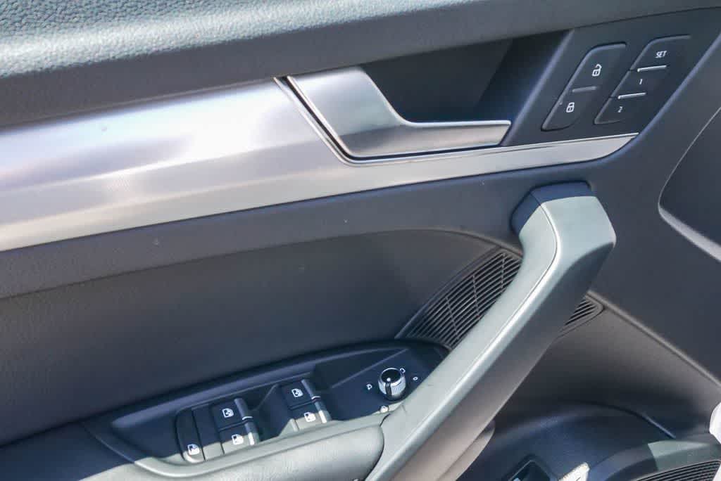 Thumbnail: 2018 Audi Q5 - 18
