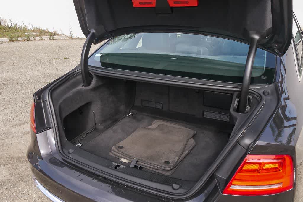 Thumbnail: 2011 Audi A8 - 24