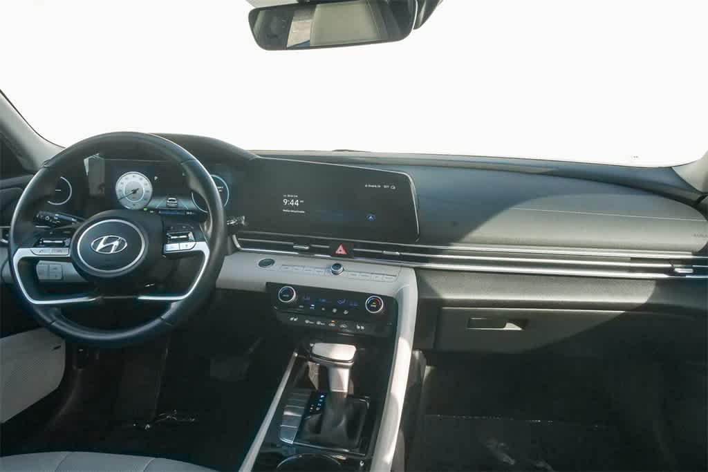 Thumbnail: 2023 Hyundai Elantra - 12