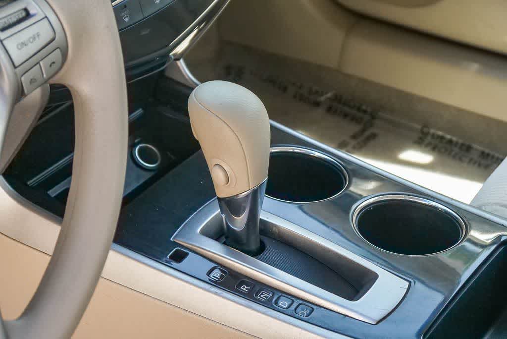 Thumbnail: 2013 Nissan Altima - 17
