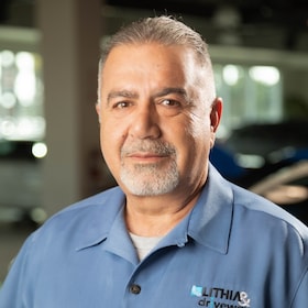 Staff member Moe Razi from 0ad5b6333974