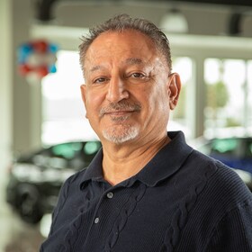 Staff member Masood Zamani from 0ad5b6333974