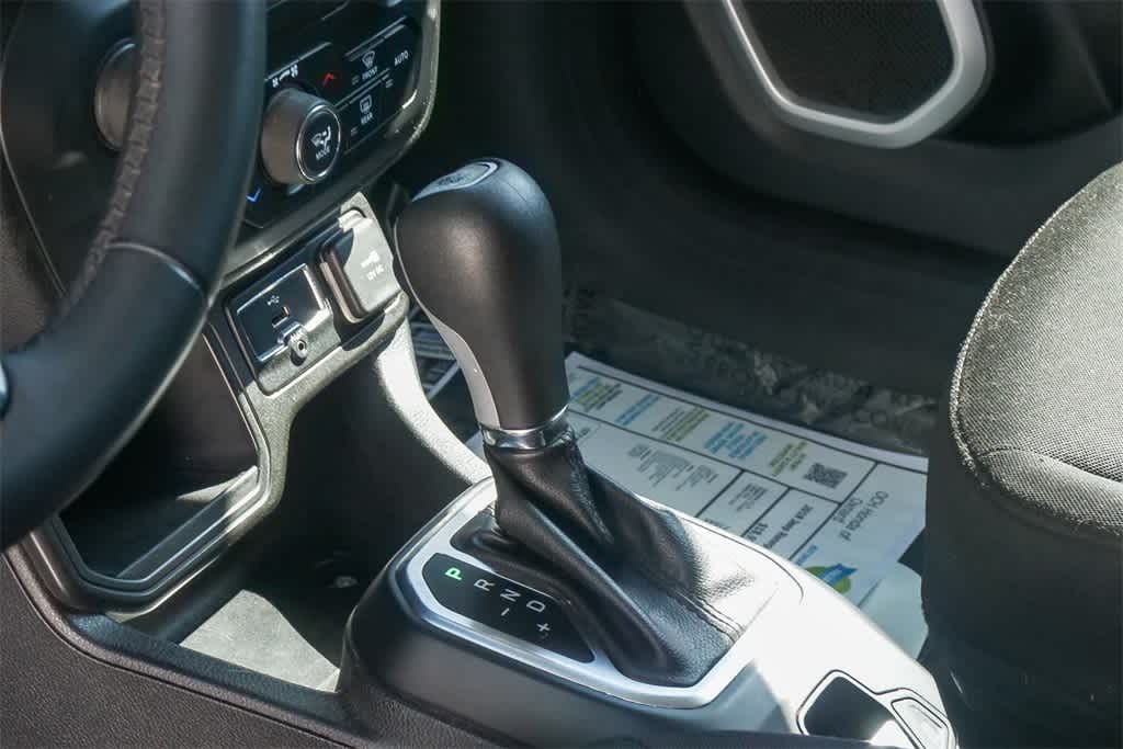 Thumbnail: 2018 Jeep Renegade - 18