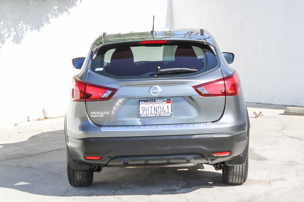 Thumbnail: 2018 Nissan Rogue Sport - 8