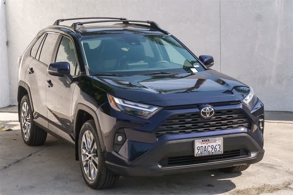 2022 Toyota RAV4 XLE Premium photo 3