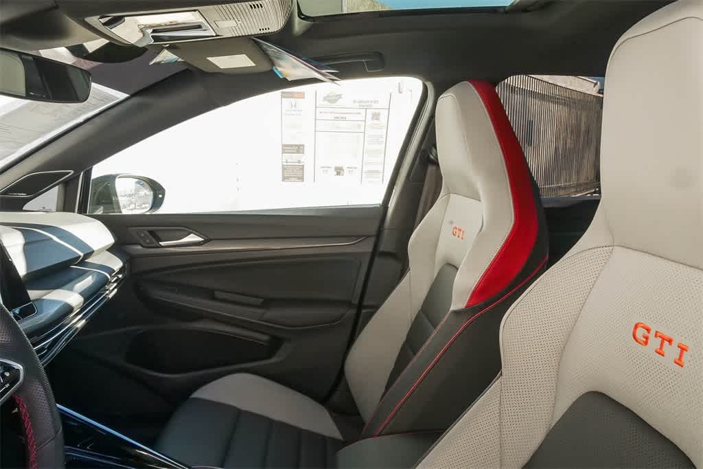 Thumbnail: 2024 Volkswagen Golf - 17