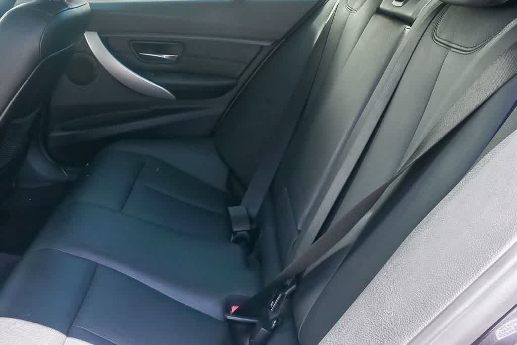 Thumbnail: 2013 BMW 3 Series - 16