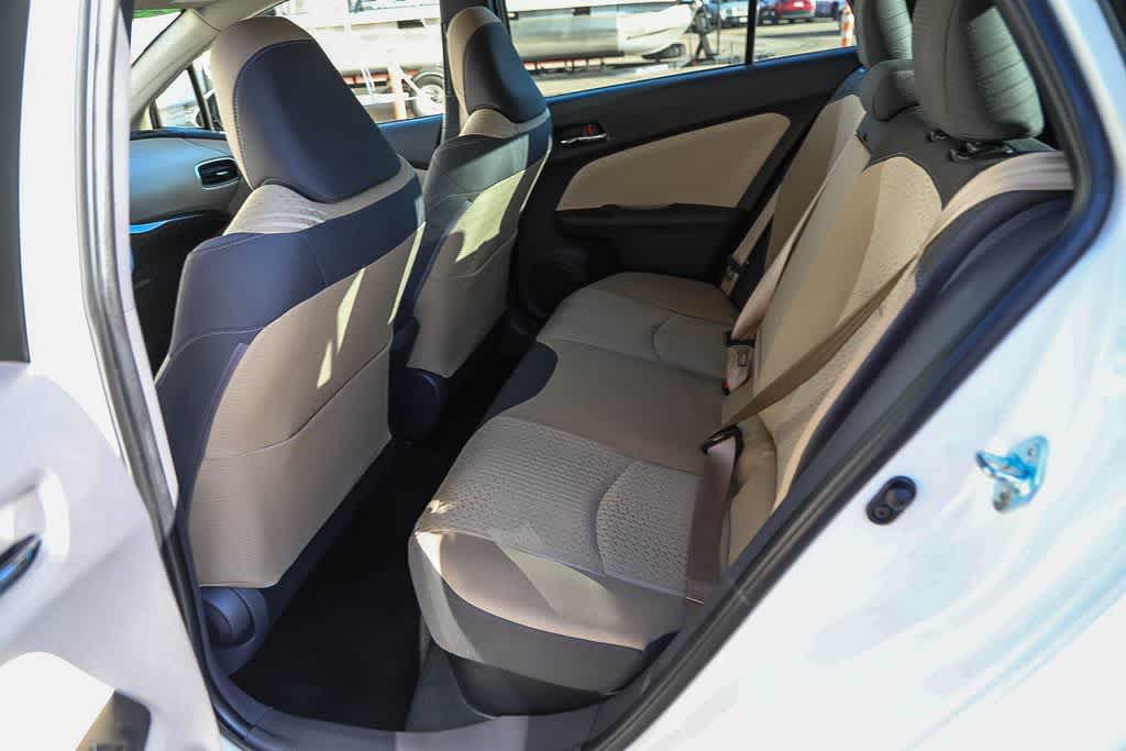 Thumbnail: 2016 Toyota Prius - 15