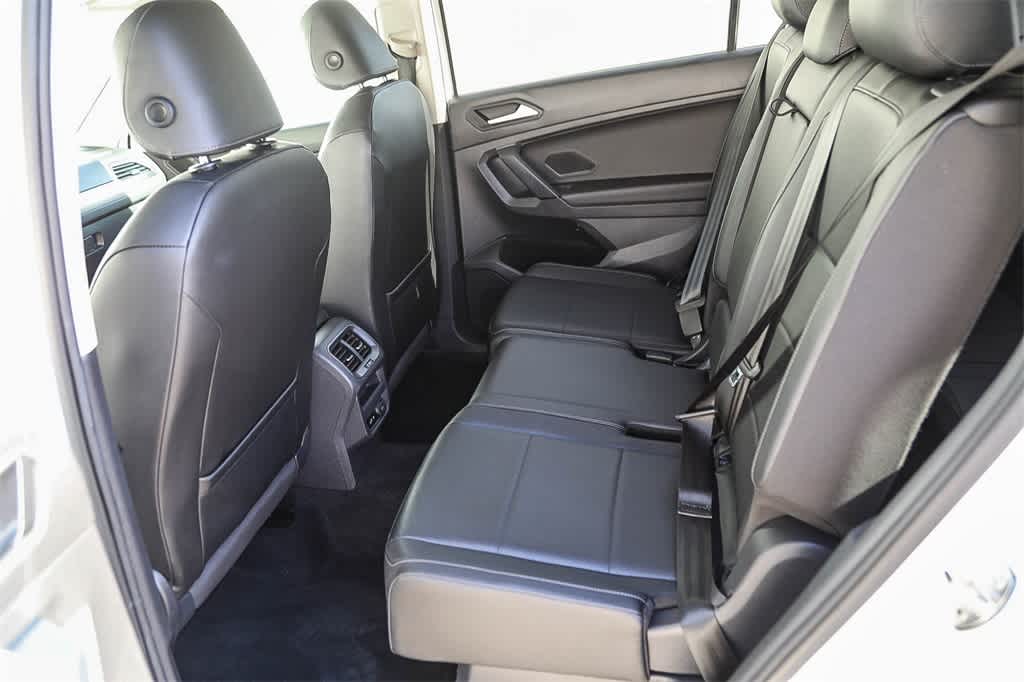 Thumbnail: 2019 Volkswagen Tiguan - 17