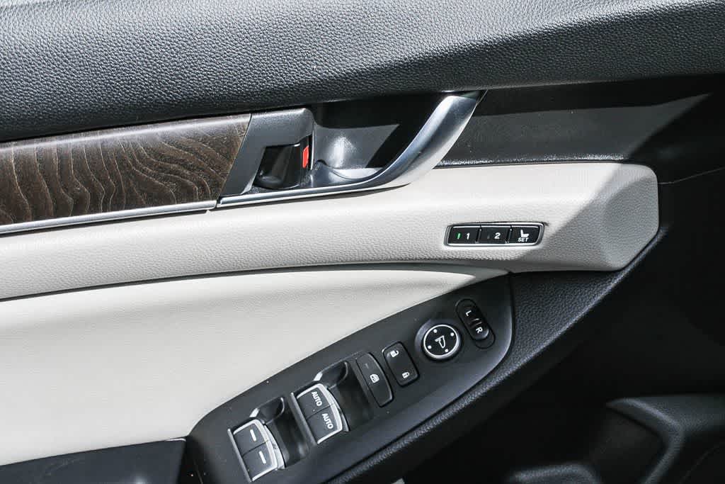 Thumbnail: 2018 Honda Accord - 19