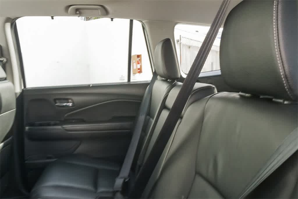 Thumbnail: 2020 Honda Pilot - 16