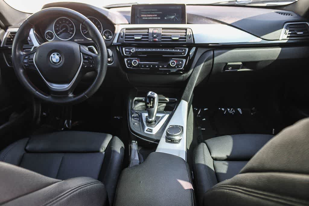 Thumbnail: 2017 BMW 3 Series - 11