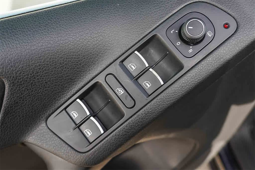 Thumbnail: 2017 Volkswagen Tiguan - 23