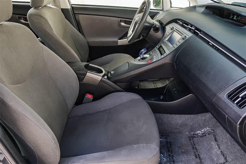 Thumbnail: 2015 Toyota Prius - 18