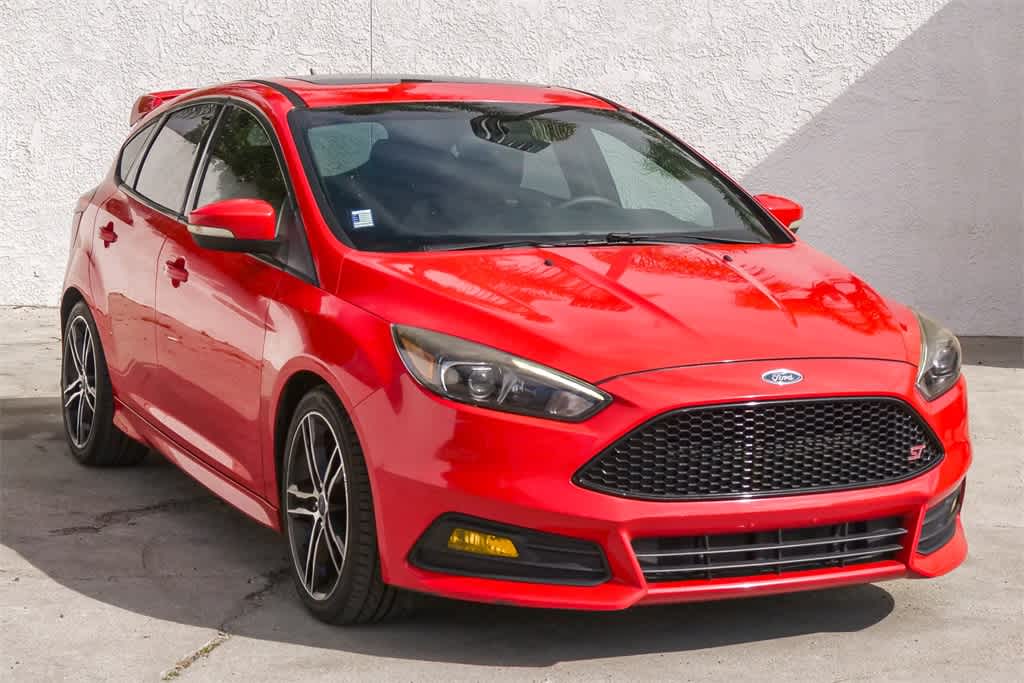 Thumbnail: 2016 Ford Focus - 3