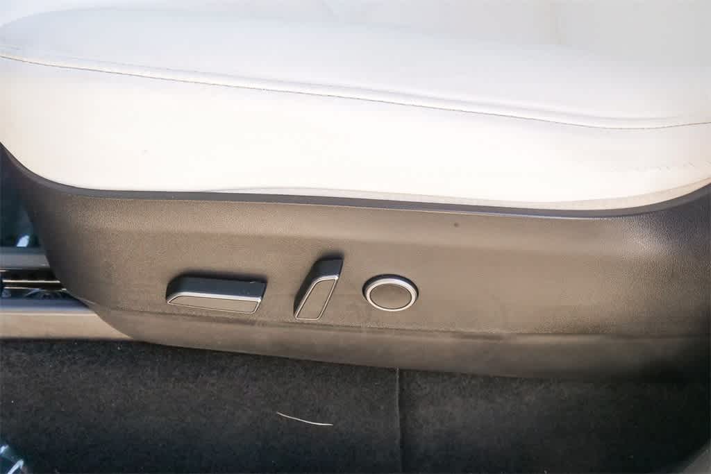 Thumbnail: 2022 Tesla Model Y - 20