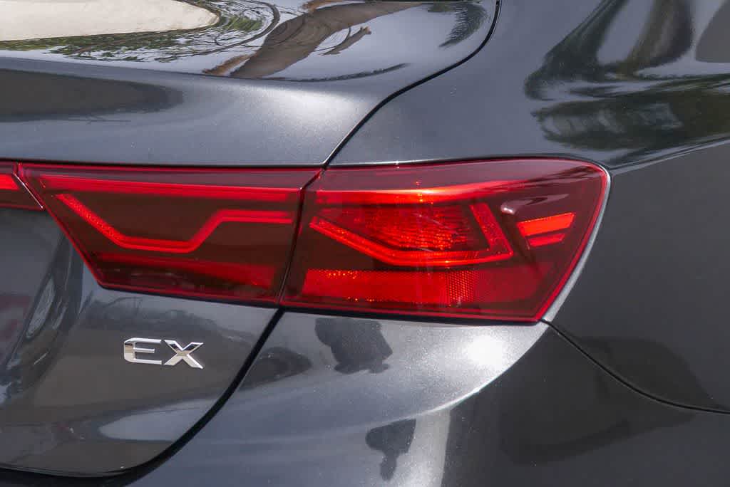 Thumbnail: 2020 Kia Forte - 10