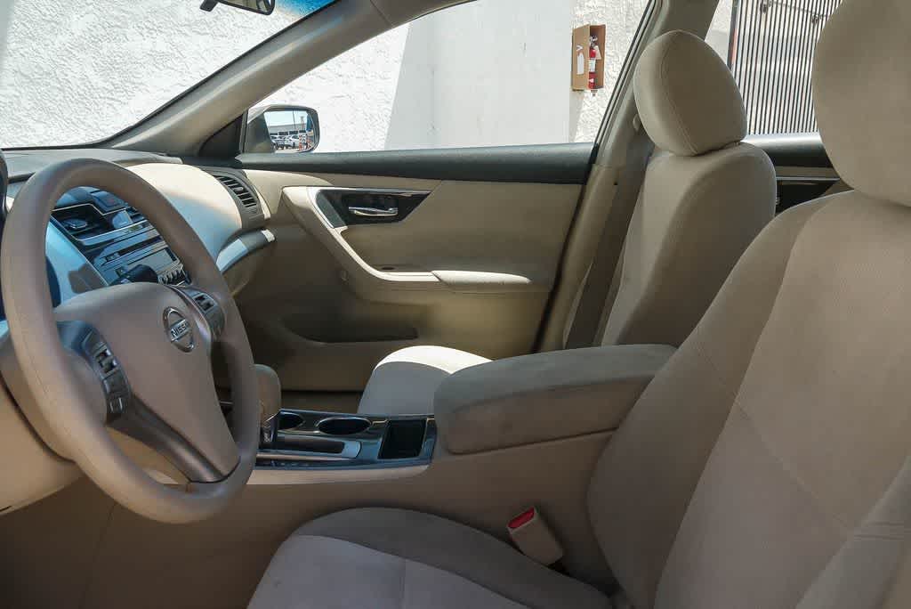 Thumbnail: 2013 Nissan Altima - 16