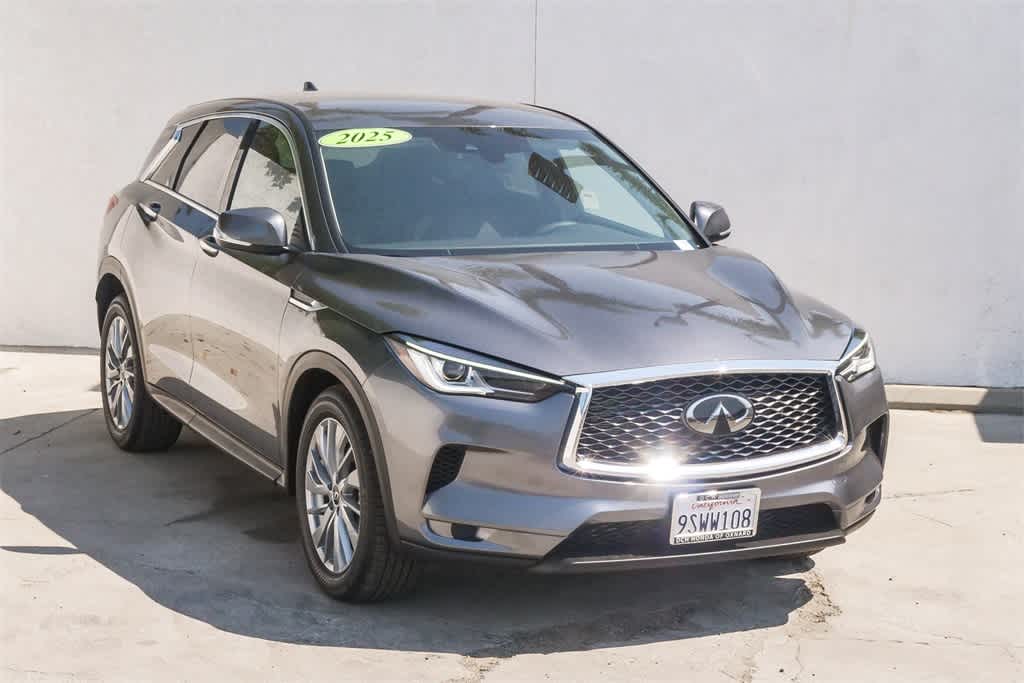 Thumbnail: 2025 INFINITI QX50 - 3