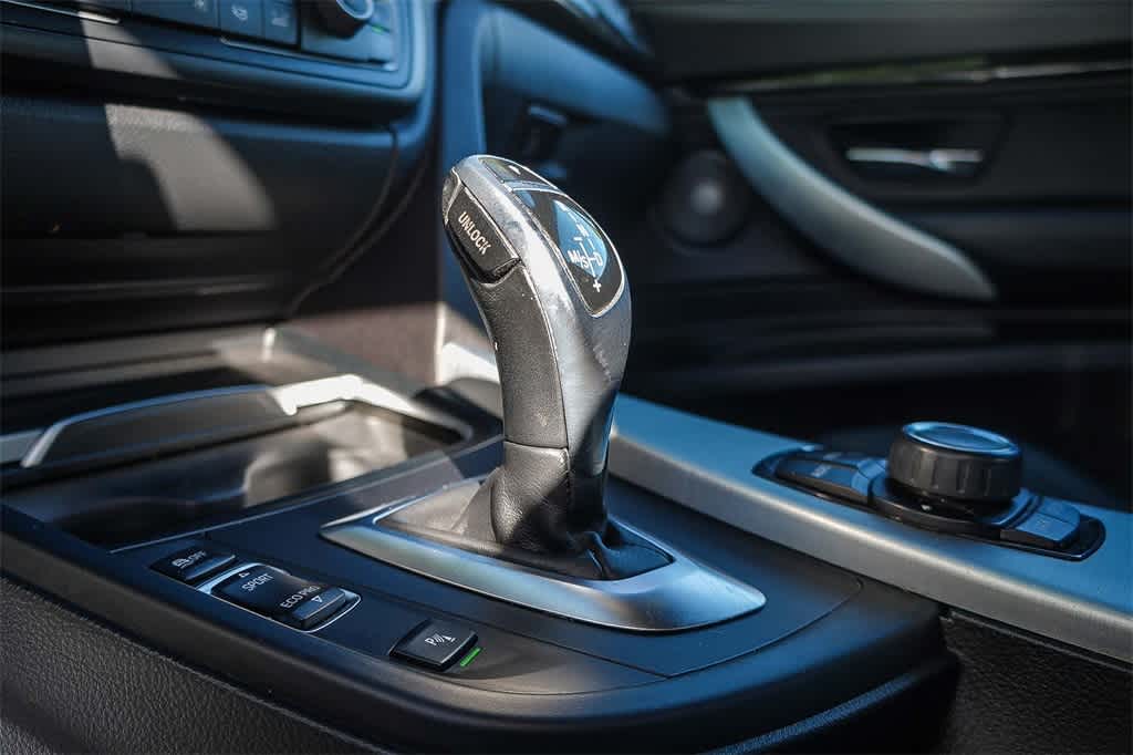 Thumbnail: 2016 BMW 3 Series - 25