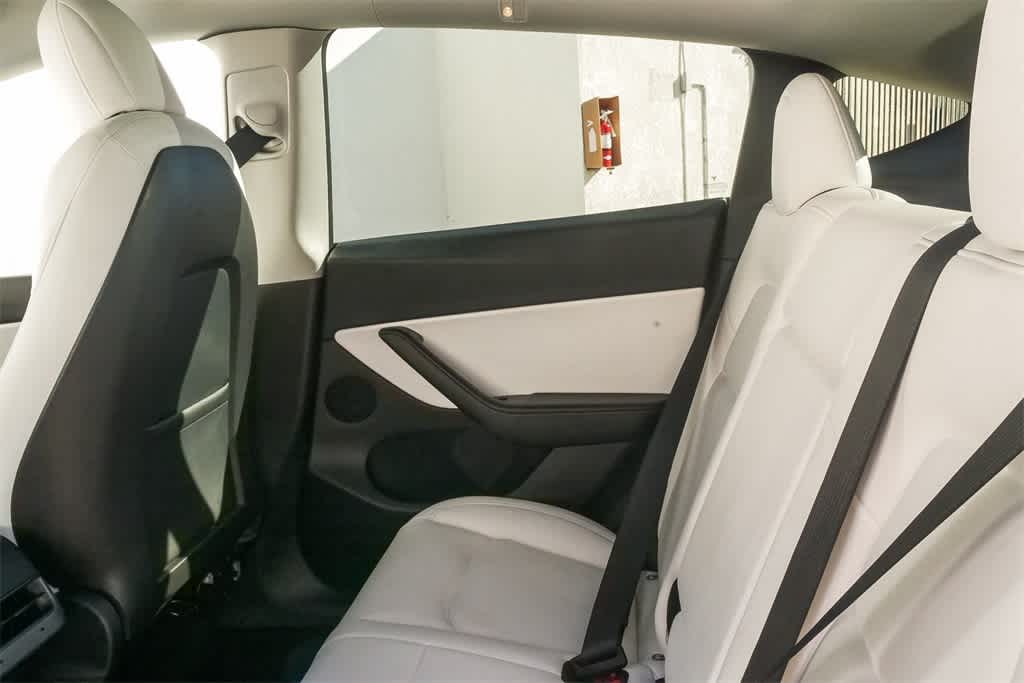 Thumbnail: 2022 Tesla Model Y - 15