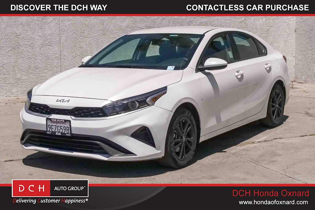 2023 Kia Forte LXS AT's photo