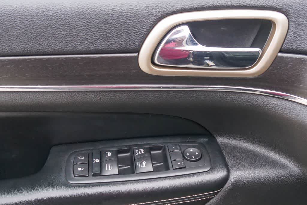 Thumbnail: 2015 Jeep Grand Cherokee - 18