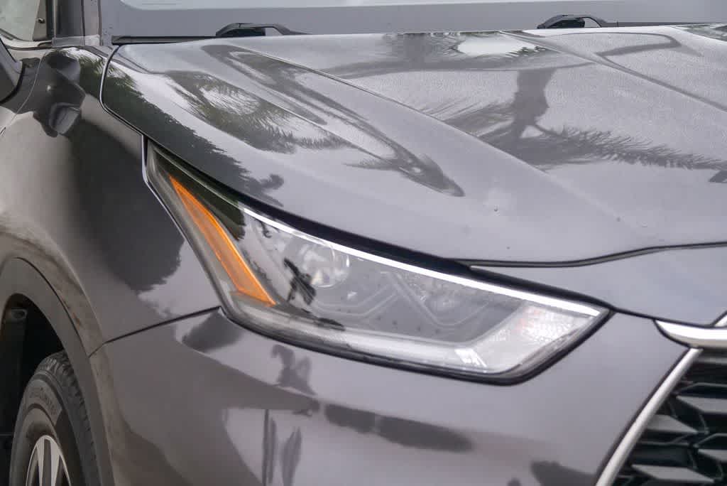 Thumbnail: 2021 Toyota Highlander - 4